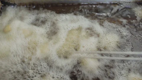 Middle Eastern Food: Man Making a Deep-Fried Falafel Vídeo Stock 86080562