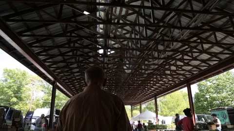 Middle Video stock 105420613