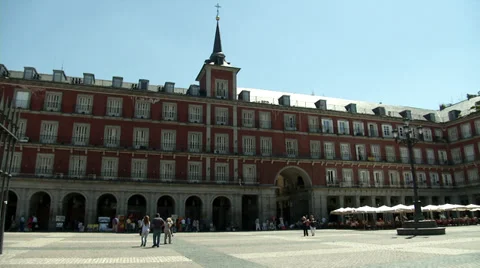Middle of Plaza Mayor, Madrid Stock Footage 34800719