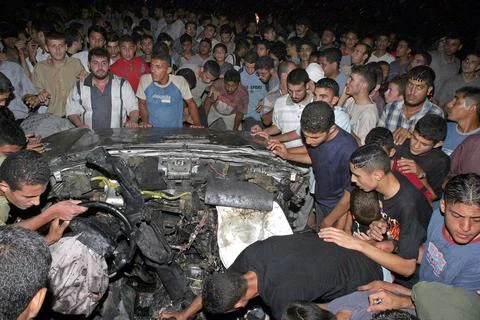 Mideast Gaza Apache Attack - Sep 2004 Stock Photos