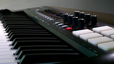 Midi controller keyboard for music production. Video stock 104288358