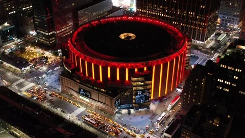Midtown Arena Ring Glowing Red Over Manhattan Streets Stock-Footage 118018104