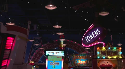Midway Arcade in Niagara Falls. Stock Footage 57677644