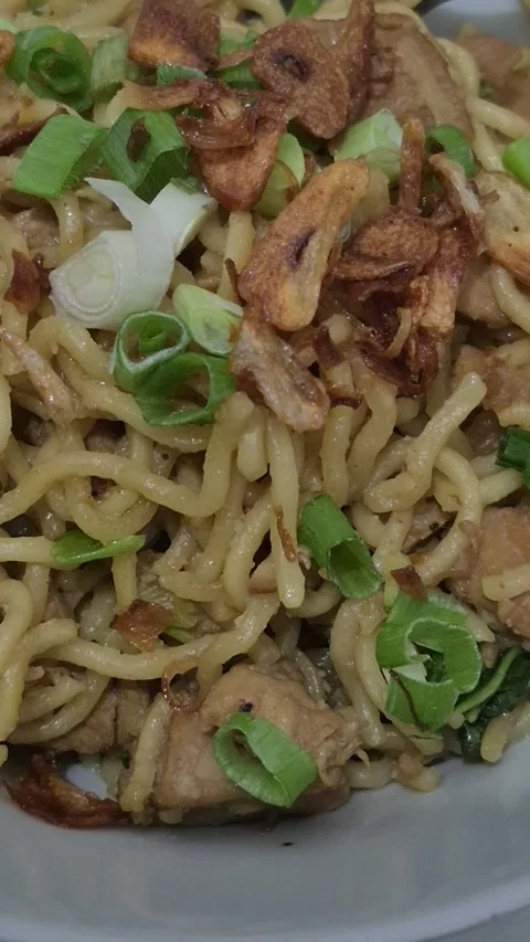 Mie ayam rumahan Stock Footage 332295315