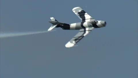 Mig 17 Fly By CU 스톡 동영상 87850975