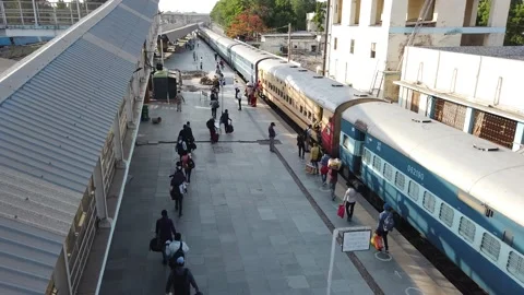Migrant workers Covid 19 Lockdown India special Train Bus back home police duty. Stock Footage 130796769