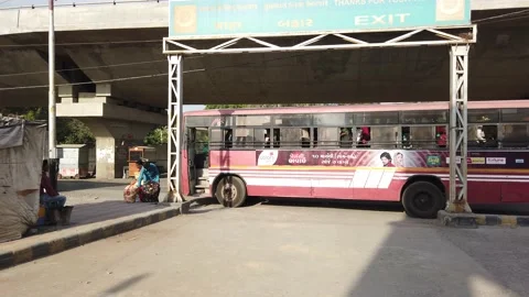 Migrant workers Covid 19 Lockdown India special Train Bus back home police duty. Video stock 130846396