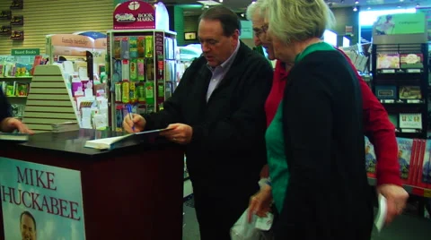Mike Huckabee (R) Stock Footage 51237234