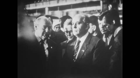Mikhail Gorbachev visits a factory Vídeos de archivo 235537448