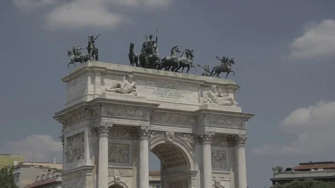 Milan – Arco della Pace – Arch of Peace. Summer. Video stock 80269797