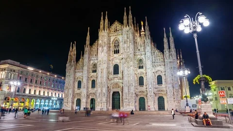 Milan Cathedral Square Dome Night, Piazza Duomo di Milano. Timelapse, Hyperlapse Video stock 101965638