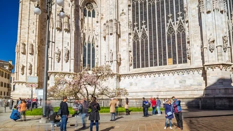 Milan, Dome. Cathedral Square, Piazza Duomo Di Milano. Timelapse Hyperlapse 4K Video stock 102508093