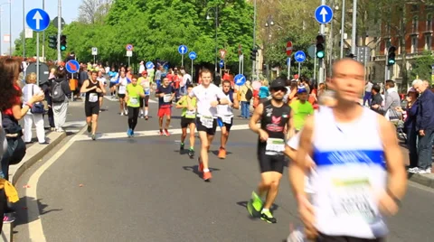 Milan Marathon Runners 動画素材 37037054