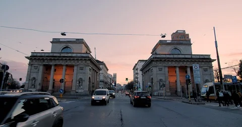 Milan, Porta Venezia, gate timelapse day to night Video stock 126956953