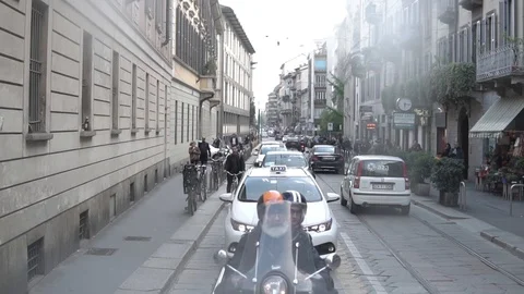 Milan - on tram Vídeos de archivo 107619622