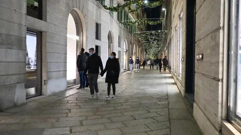 Milano via della Spiga street view Stock Footage 144971237