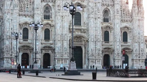 Milano Duomo panoramic tracking Video stock 71715289