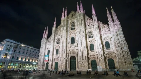 MILANO, ITALY - MAY 3, 2017: Duomo cathedral timelapse. Front view on square Video stock 86557276