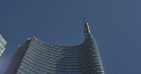 Milano, Unicredit Tower, view of the top of the building. Stock Footage 48574166