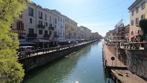 Milan's canals at midday Vídeo Stock 238396505