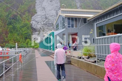 Mildford Sound, New Zealand December 17th, 2017 : Tourist depart at the cru Stock Photos