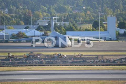 Military cargo jet at Portland Airport Stock Photos