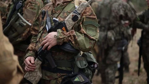 Military charges 動画素材 75882968