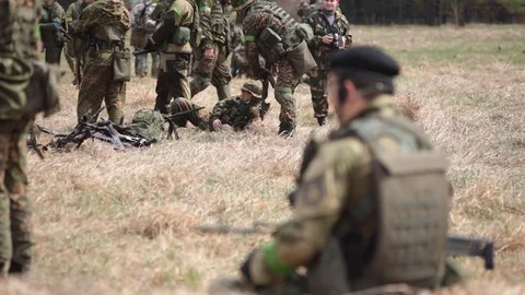 Military charges 動画素材 75882999