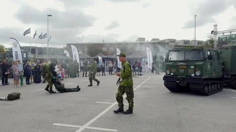 Military education basic life support, soldier doing first aid at a live Stock Footage 117462646