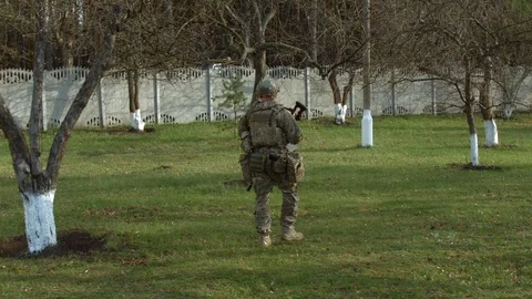 Military guard  Vidéo 89828500