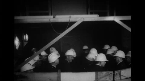 Military officer going down in the elevator Stock Footage 37594862