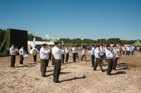 Military orchestra playing on show program. Tyumen Fotos de archivo