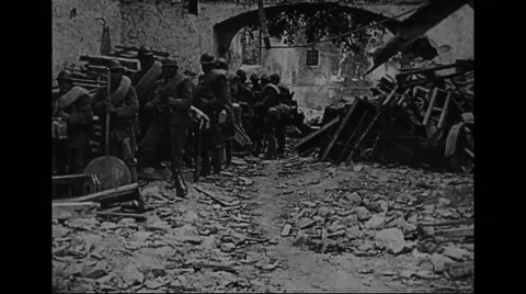 Military soldiers on the move while in combat Stock Footage 43321953