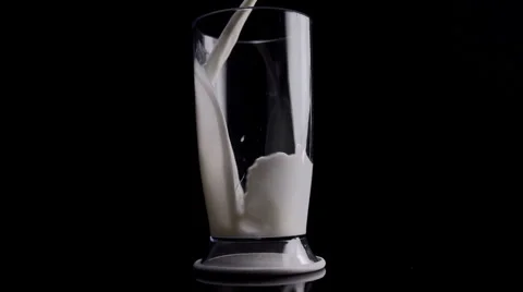 Milk cocktail 库存影片 64122533