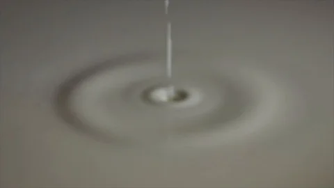 Milk Drips Dripping Closeup Soft Focus No. 2 動画素材 99163875