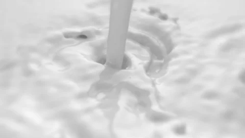 Milk 스톡 동영상 106861395