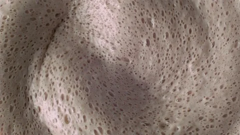  milkshake Turning Stockbeeldmateriaal 81803874