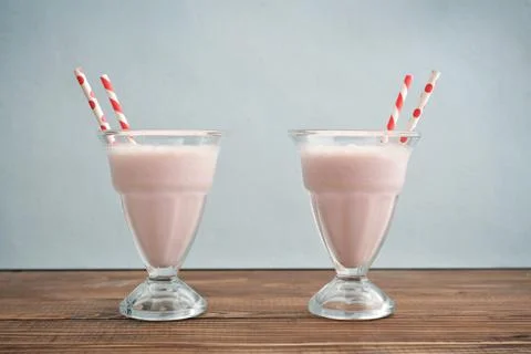 Milkshake on wodeen table Foto stock