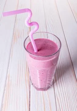 Milky raspberry cocktail Stock-Fotos