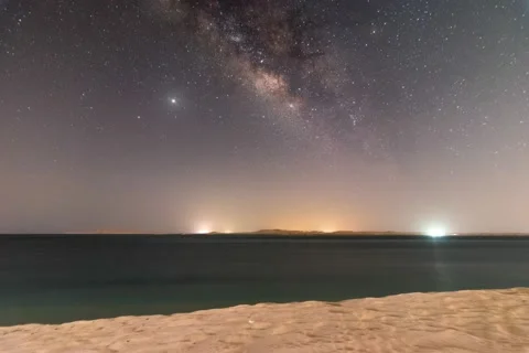 Milkyway rising Stockbeeldmateriaal 164395879