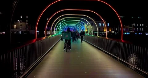 The Millenium Bridge in colour 库存影片 299280349