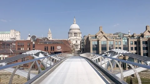 Millenium Bridge - Covid-19 Video stock 127227902