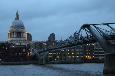 Millenium Bridge leads to St Paul's Cathedral Stock Photos