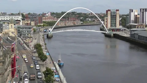 Millenium Bridge River Tyne moving traffic Video stock 80057512
