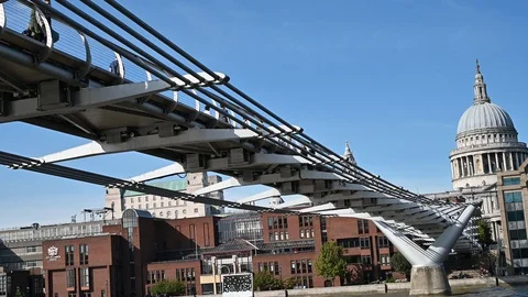 Millenium Bridge on the Thames River Video stock 116113659