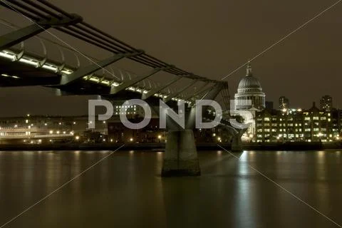 Millenium Bridge Time Lapse Stock Photos