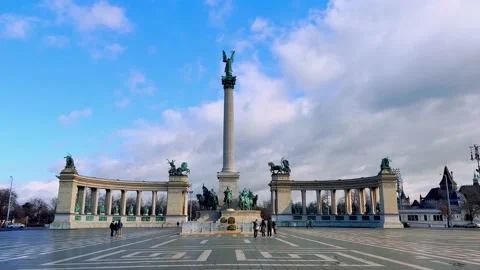 Millenium Monument on Heroes Square in Budapest, Hungary Stockbeeldmateriaal 196098980