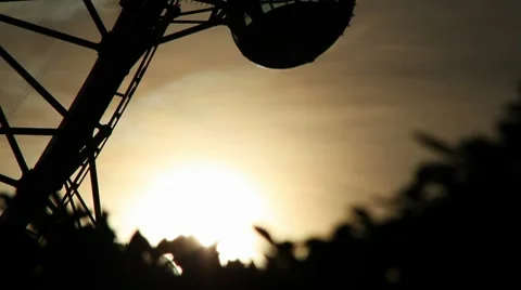 Millenium Wheel against setting sun Video stock 8657849