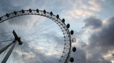 Millenium Wheel against setting sun Video stock 8660329