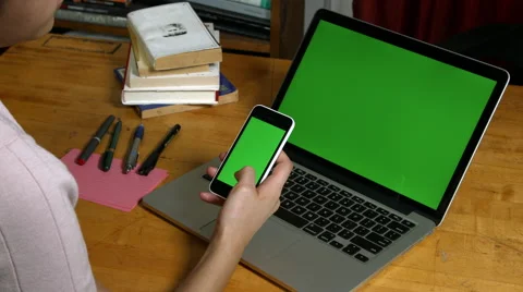 Millennial Girl using a iphone and macbook pro 스톡 동영상 59776865